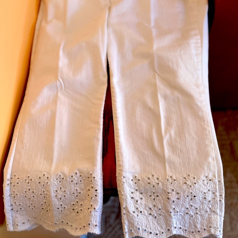 White Capri pants